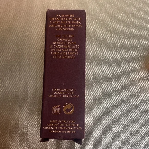 Charlotte Tilbury The Queen Matte Revolution Long Lasting Lipstick in box - Picture 9 of 11